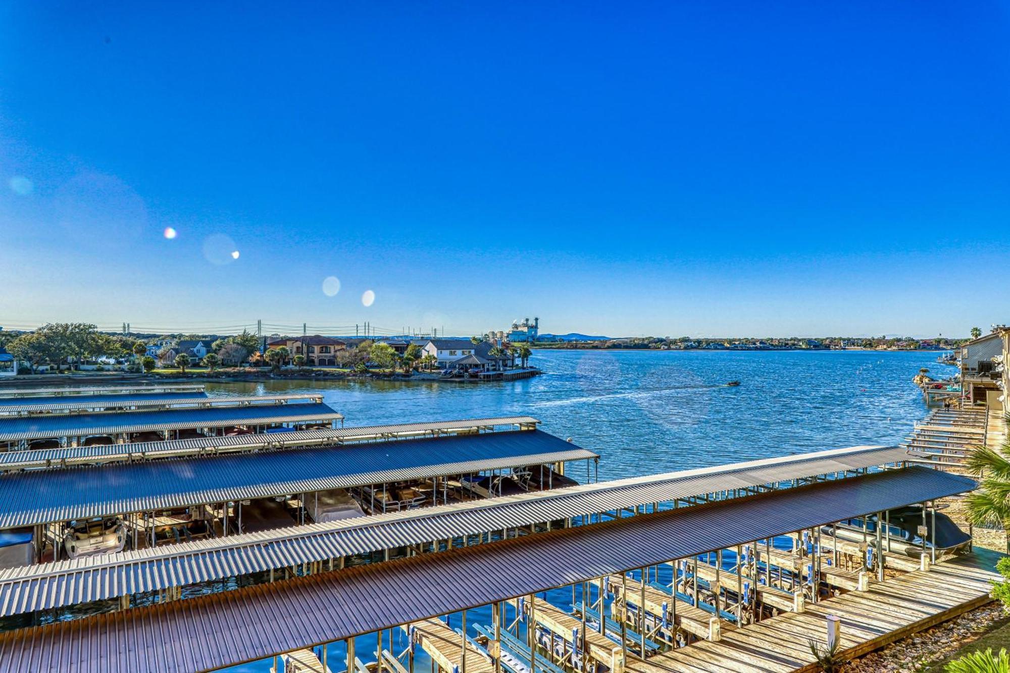 The Waters Condo Building 3 Хорсшу Бэй Экстерьер фото