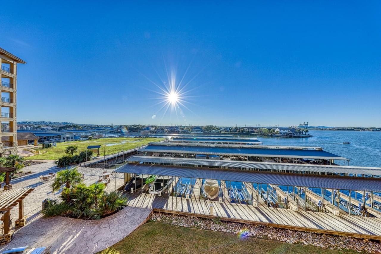 The Waters Condo Building 3 Хорсшу Бэй Экстерьер фото